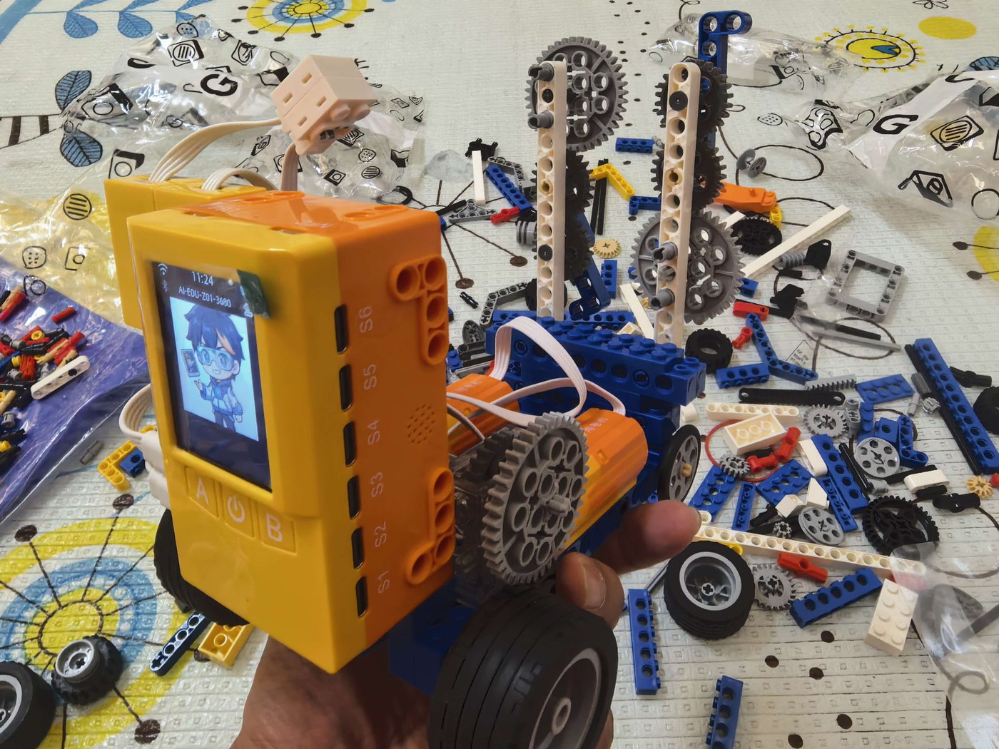 AI WonderKit 积木赛车作品 地面行驶